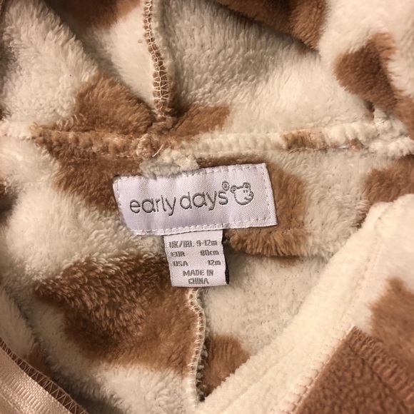 Giraffe footie - Picture 3 of 5